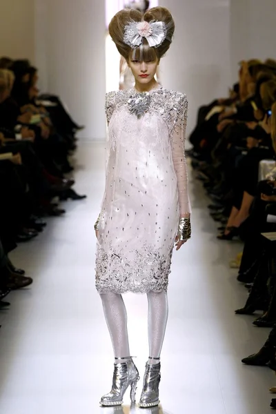 Look 27